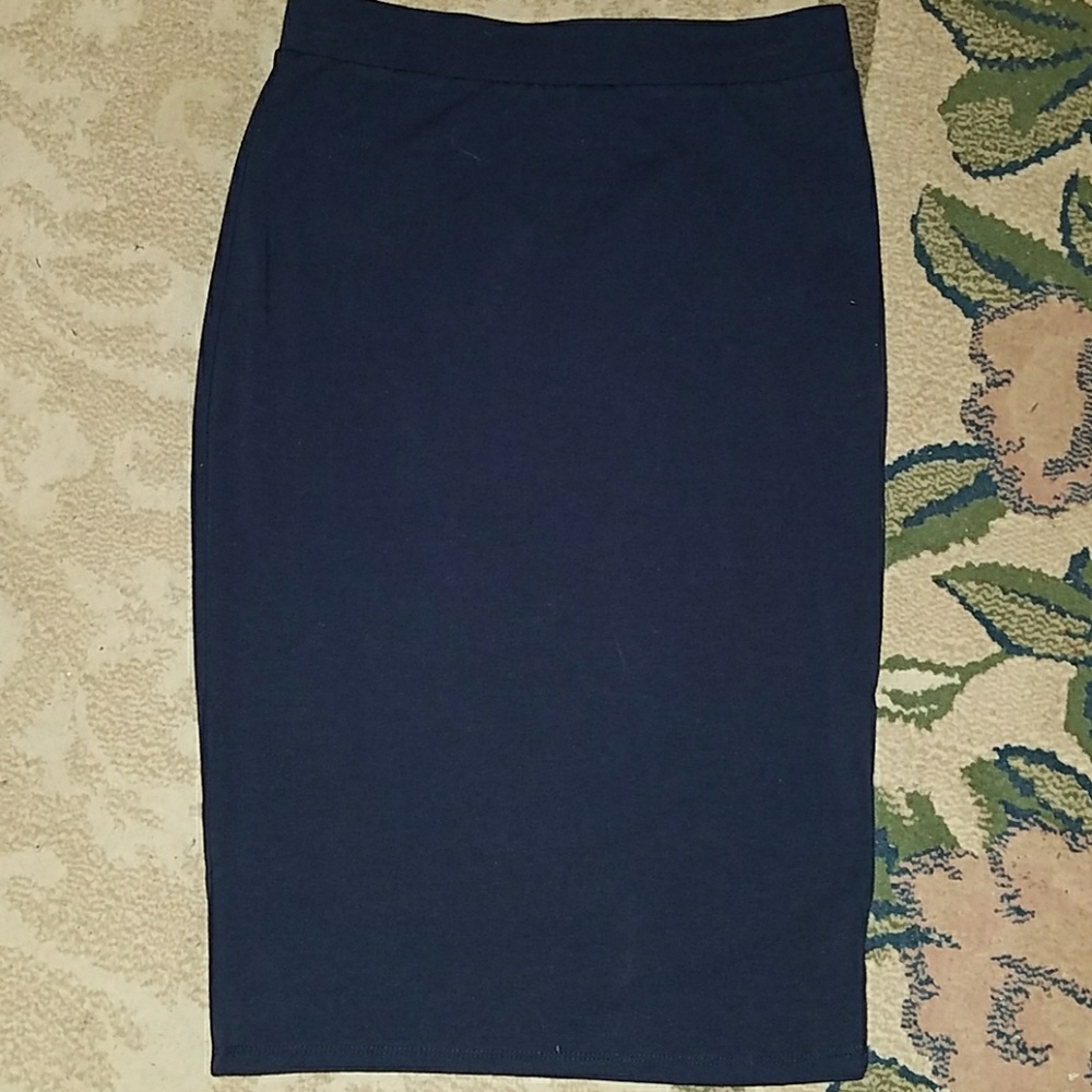 Navy pencil skirt