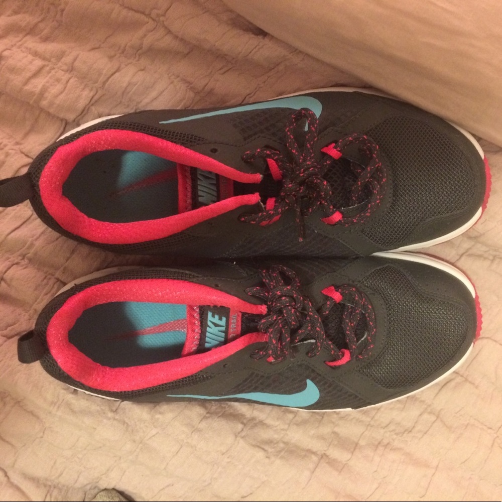 Nike Wild Trail Grey Size 8 - Never Worn