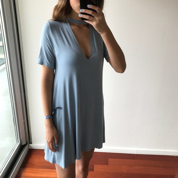 Azure Blue Creamy V-Neck Choker Dress - Picture 2 of 5