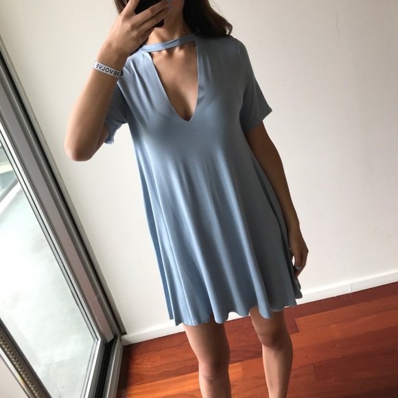 Azure Blue Creamy V-Neck Choker Dress - Picture 5 of 5