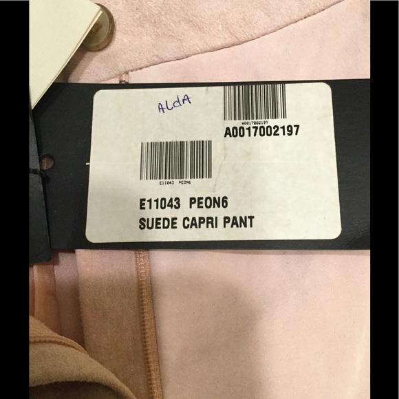 NWT suede leather capris .Weekend MaxMara - Picture 6 of 7