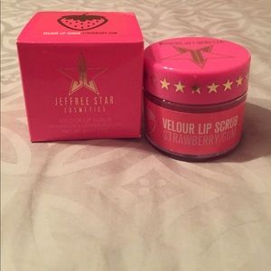Jeffrey star velour lip scrub
