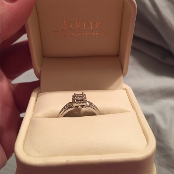 Promise ring - Picture 2 of 5