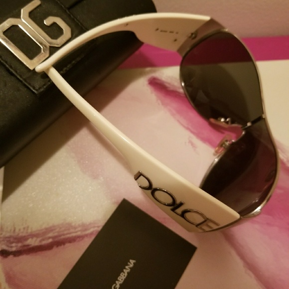DOLCE&Gabbana White/ Sunglasses w/ Mirror Tint 😎 - Picture 2 of 2