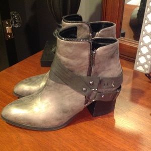 Booties grey/brown by Quipid