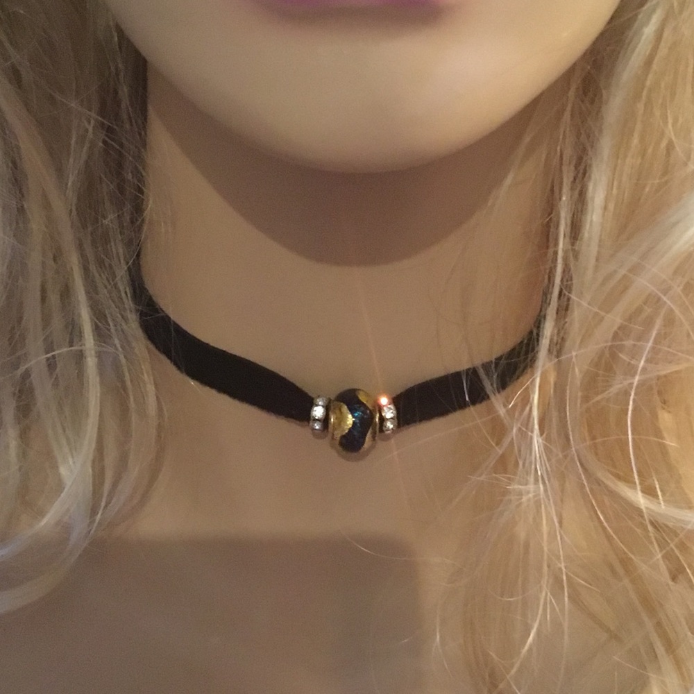 Chocker on Velvet Murano Italian Glass.