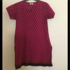 Simple pink patterned kurta/tunic with border