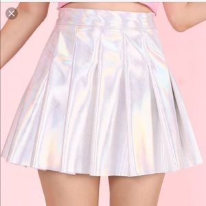 Beautiful holographic pleated skirt 🦄✨