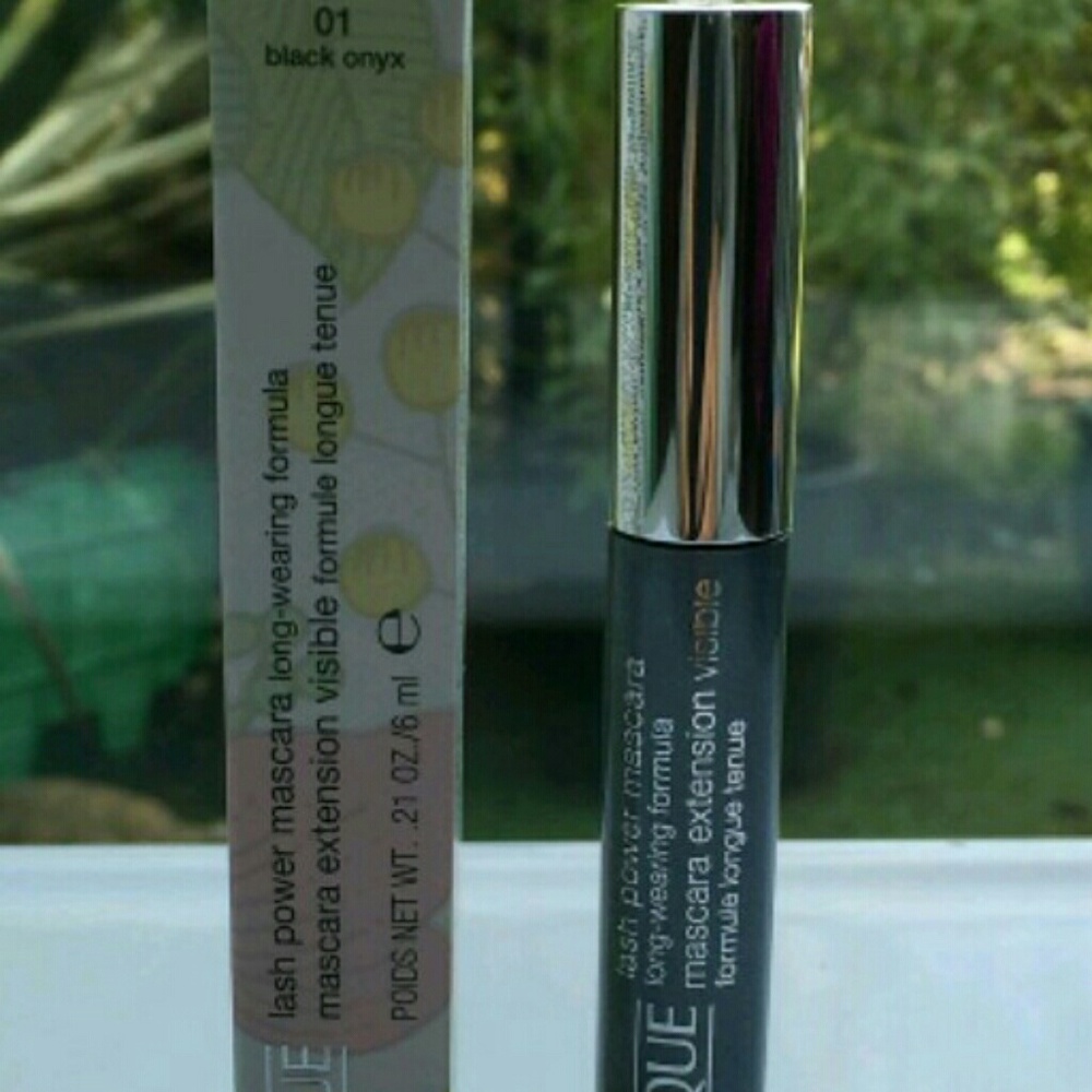 Clinique lash power long wearing formula black