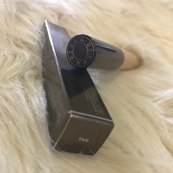 NIB BECCA aqua luminous perfecting concealer 'tan' - Picture 3 of 3