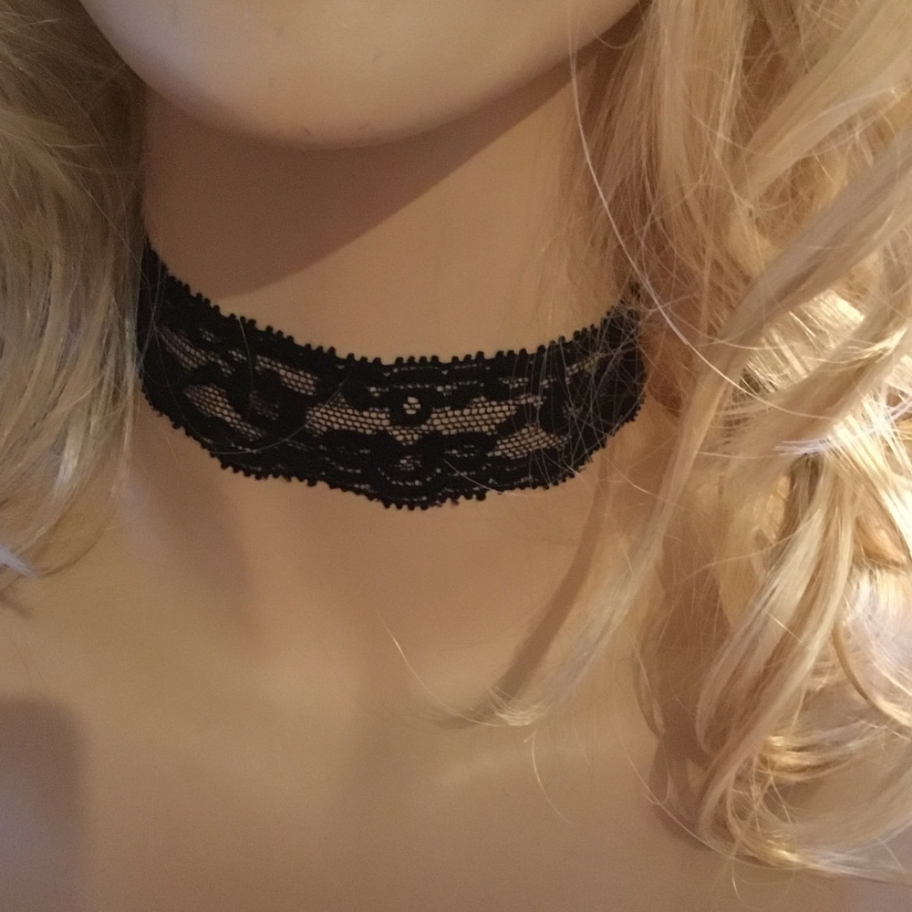 Fine Couture Lace Chocker.  Adjustable.