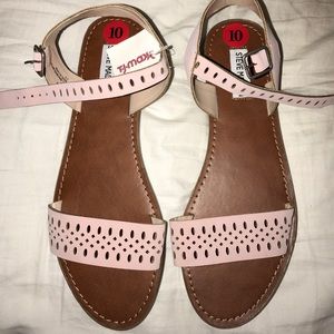 Steven madden sandals!!! Still has tags