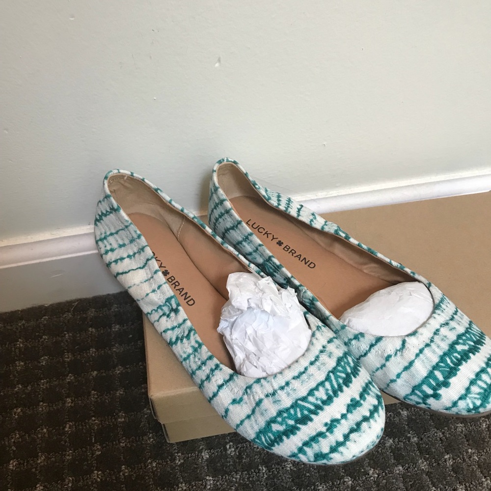 **Lucky Brand flats**
