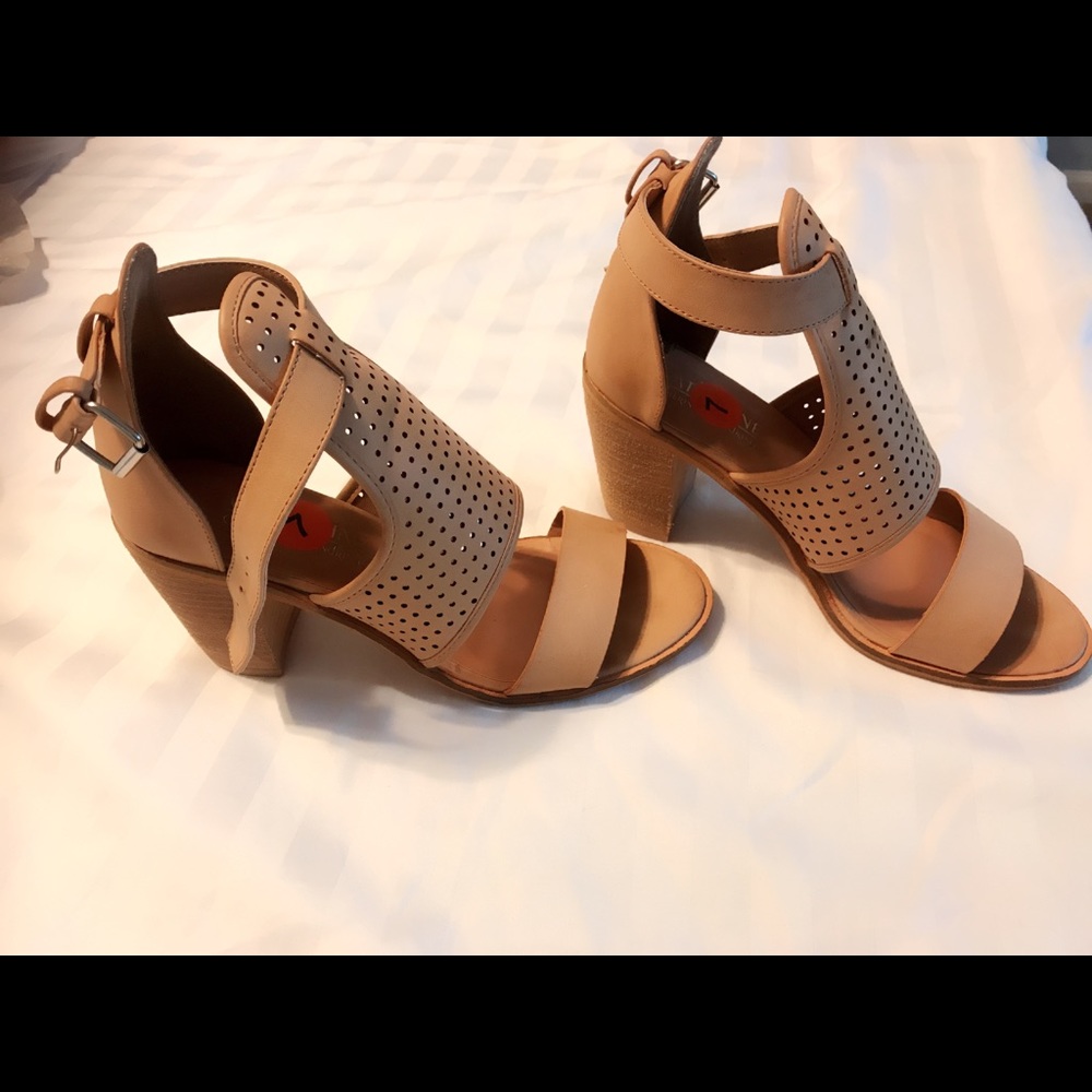 Catherine Catherine Melandrino / Pascal Sandal.