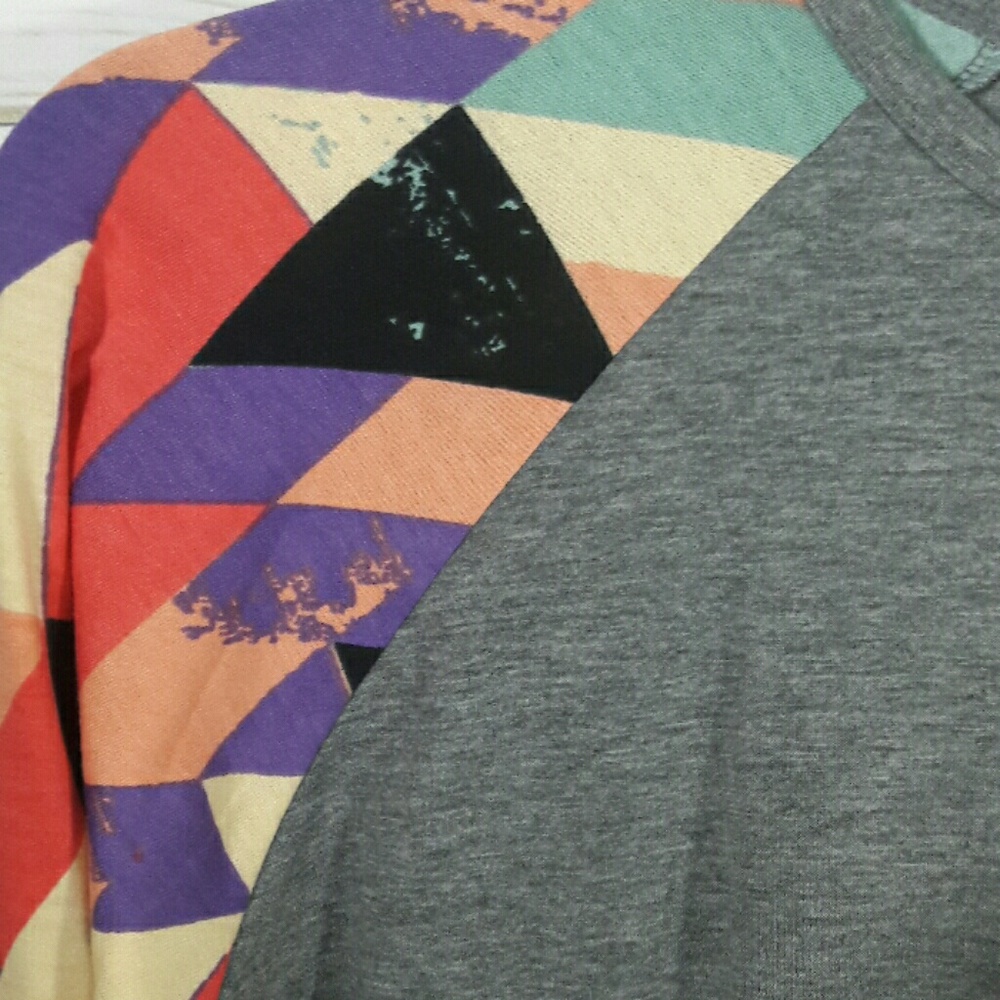 NWT M Lularoe Randy Raglan Tee - Picture 2 of 4