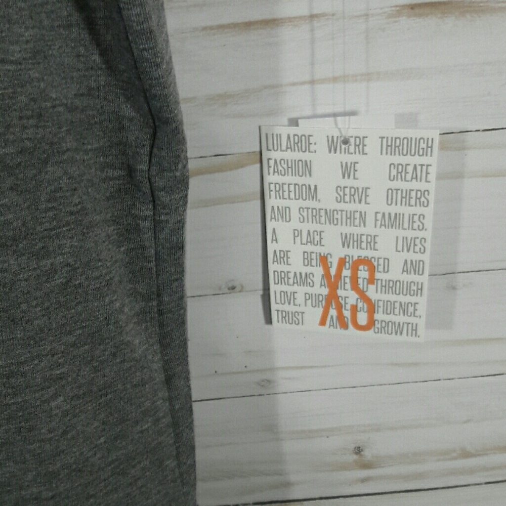 NWT M Lularoe Randy Raglan Tee - Picture 3 of 4