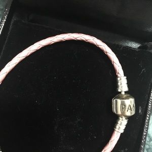 Pandora pink band