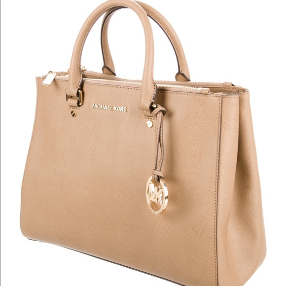 ❌SOLD❌Michael Kors Double Zip Jet Set LARGE - Picture 2 of 4