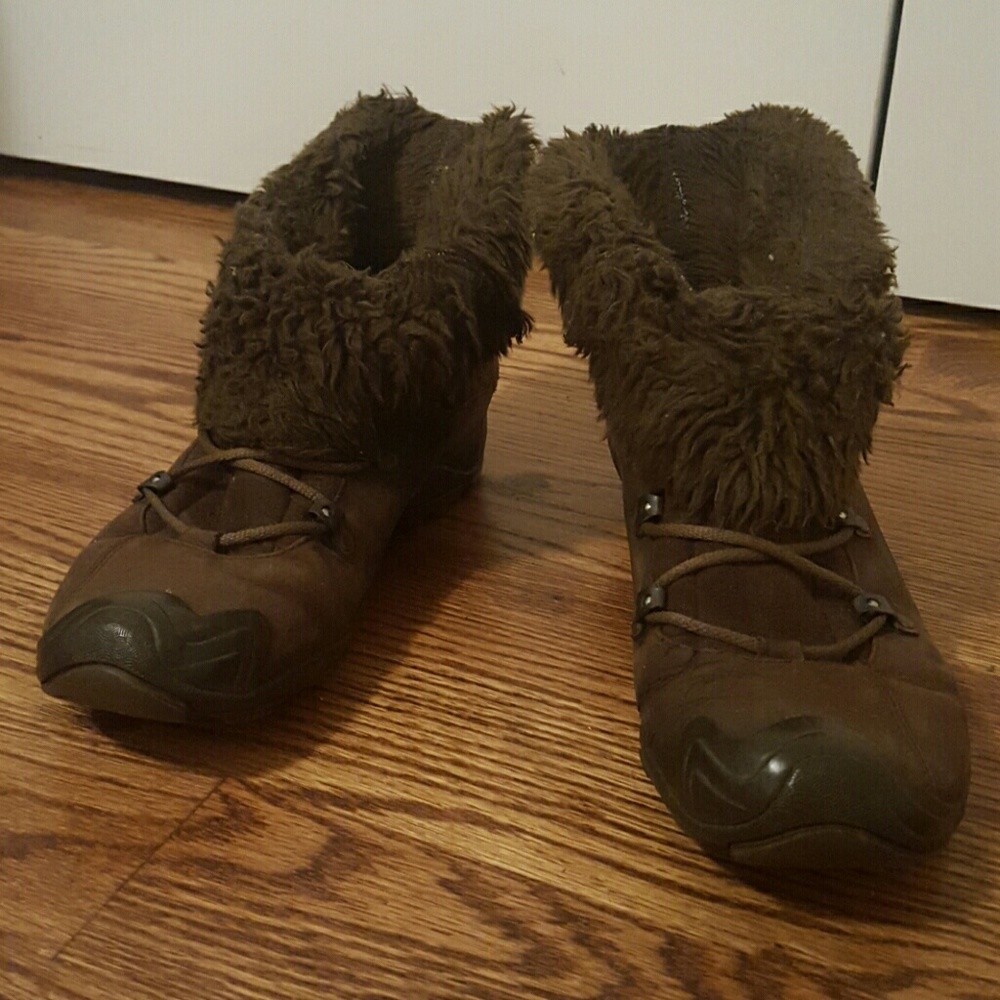 winter shoes, hiking shoes