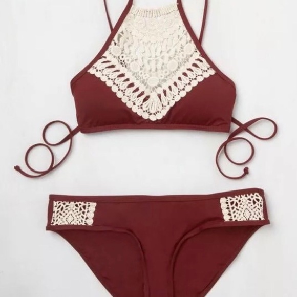 Bikini - Picture 2 of 3