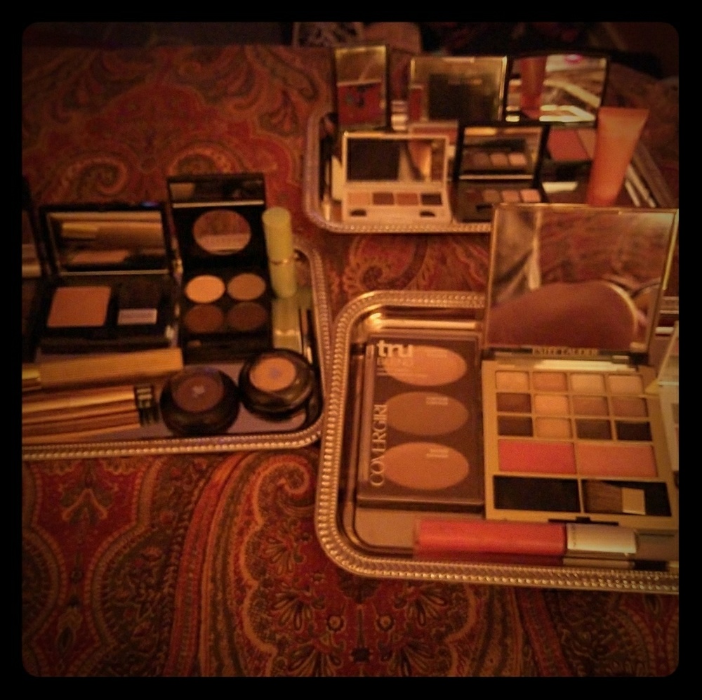 19 PIECES Of NAME BRAND MAKEUP CLINIC ESTEE LAUDER