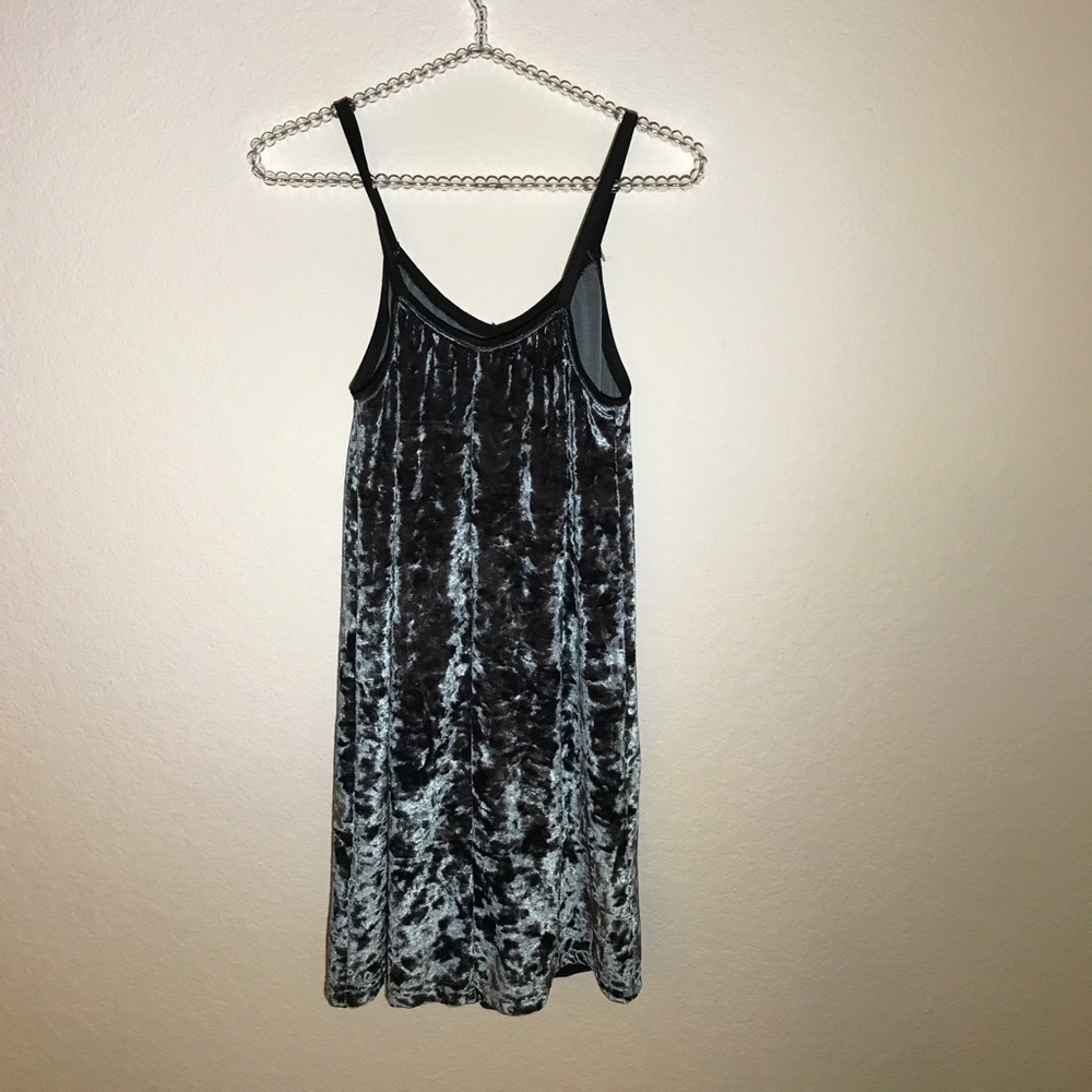 NWT! Topshop Crushed Velvet Dress. Price is firm. - Picture 7 of 8