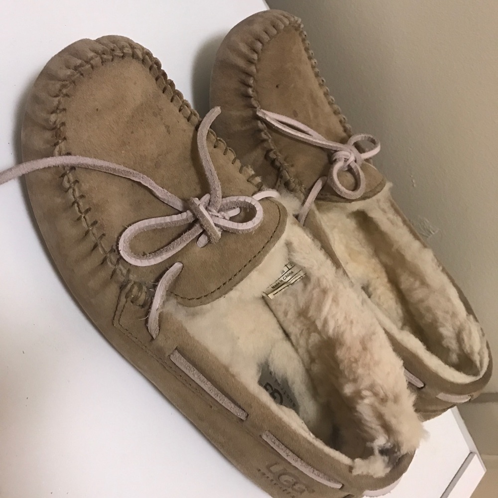 UGG - Picture 2 of 3
