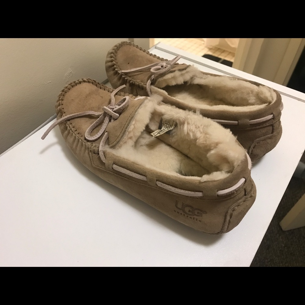 UGG - Picture 3 of 3