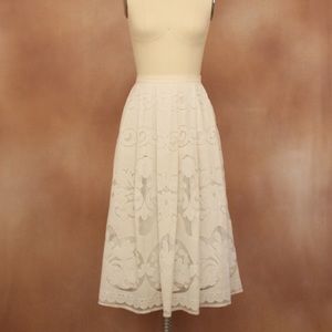 Anthropologie white lace pleated midi skirt / sz M