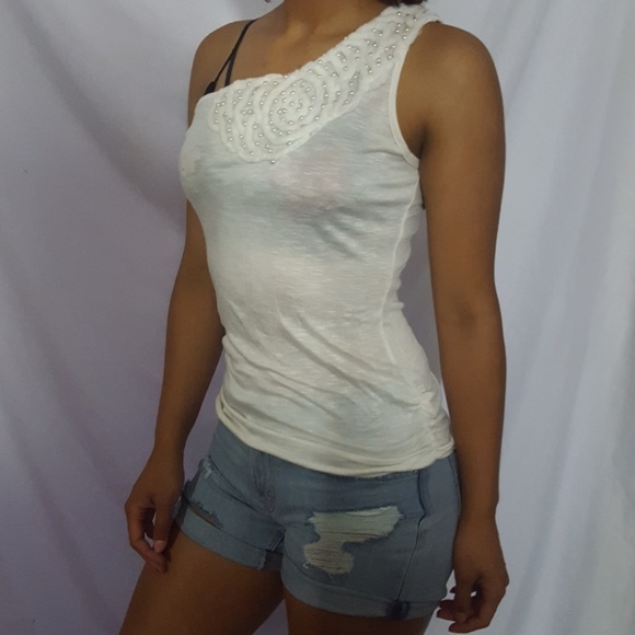 Ivory top - Picture 1 of 2