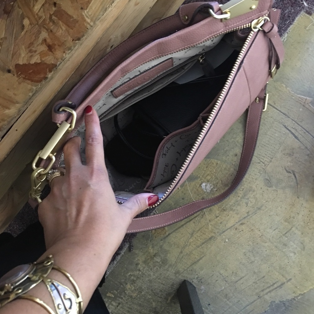 Purse - Picture 2 of 7