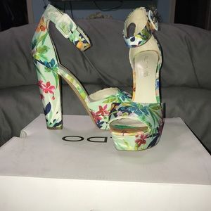 Floral Pumps