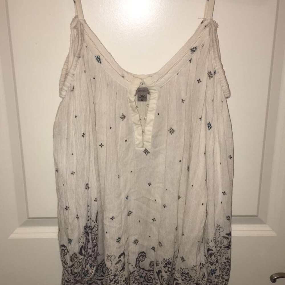 Like New Urban Outfitters Cold Shoulder Boho Top