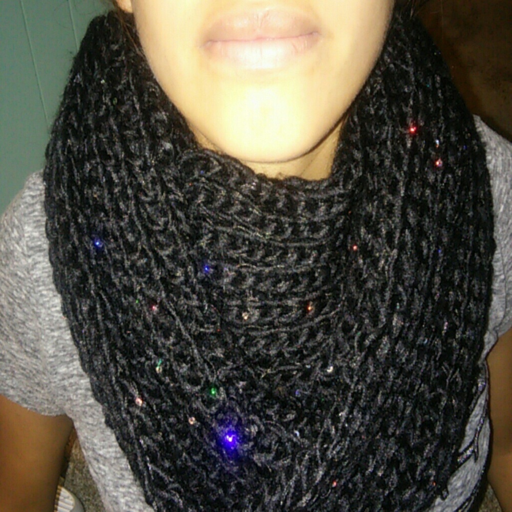 Scarf - Picture 3 of 5