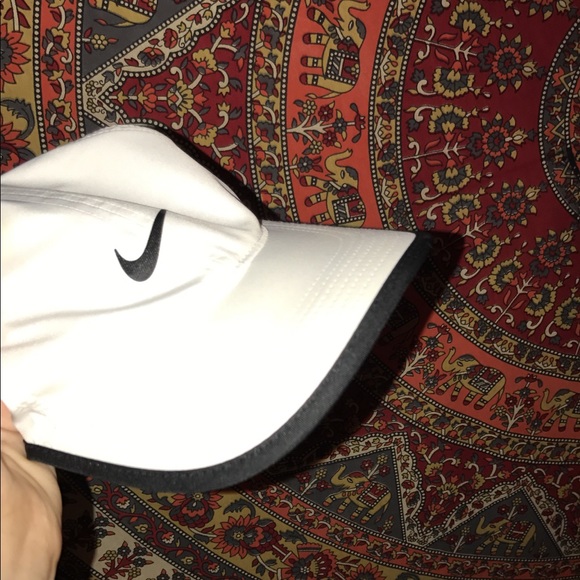 Nike hat - Picture 1 of 1
