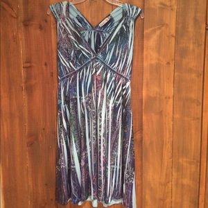 Cute stretchy dress.