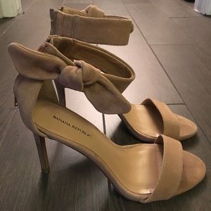 Banana republic heels