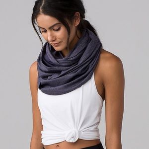 Lululemon Vinyasa Infinity Scarf (Blue)