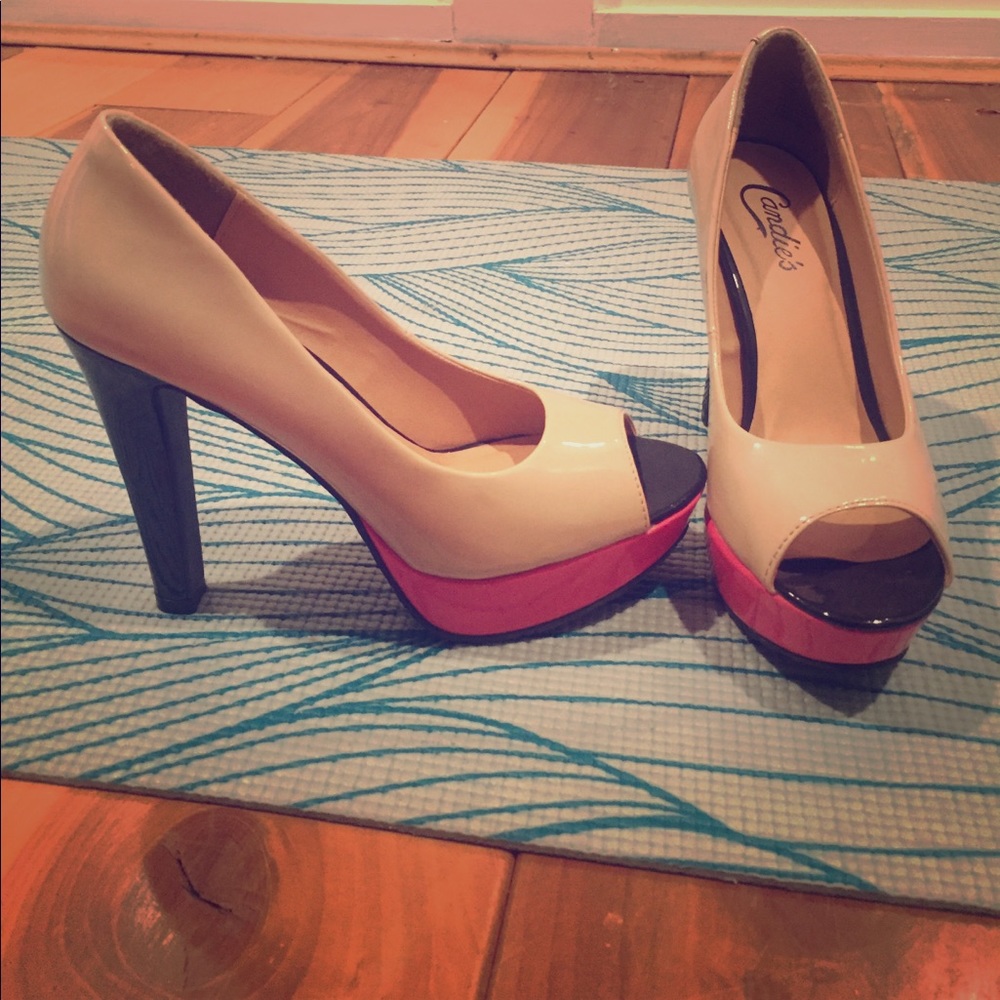 7 1/2 pumps peep toe