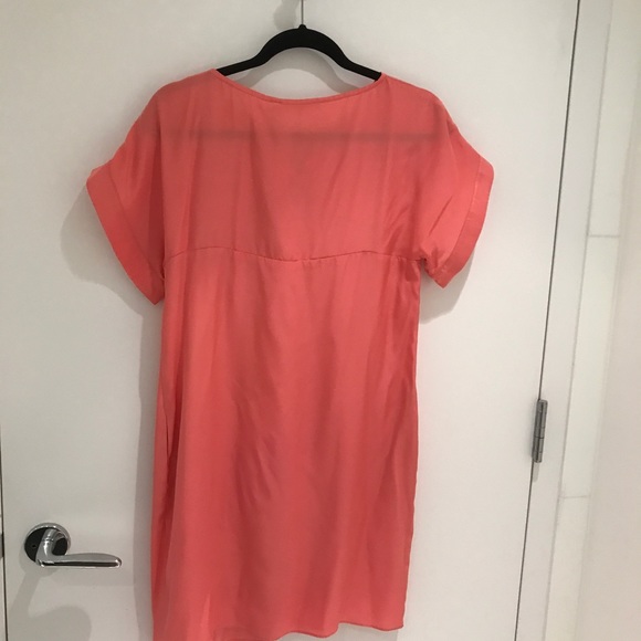 🎊💕Host Pick💕🎊NWT 100% Silk Dress with Pockets. - Picture 2 of 2