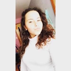 Meet your Posher, Leeann