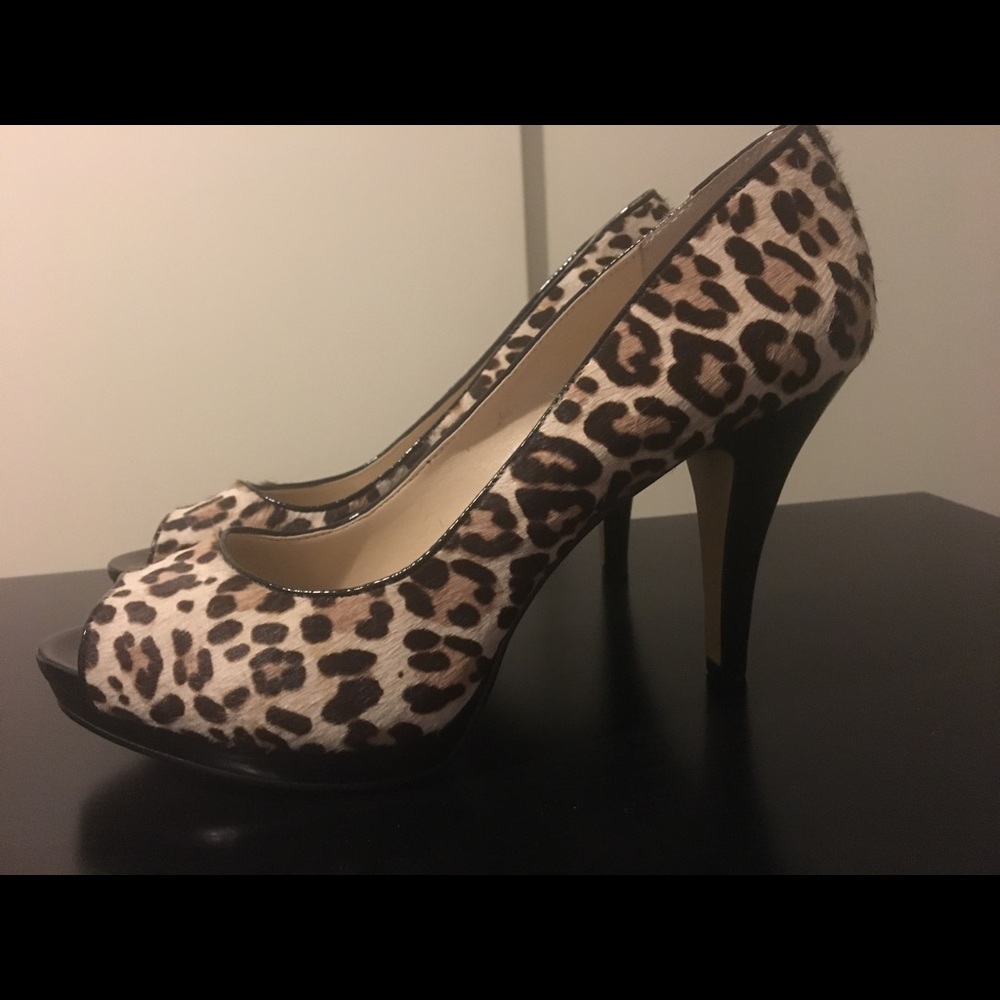 Nine West 9.5M Leopard Peep Toe Heels