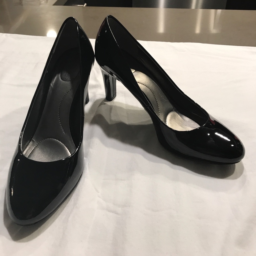 Bandolino pumps