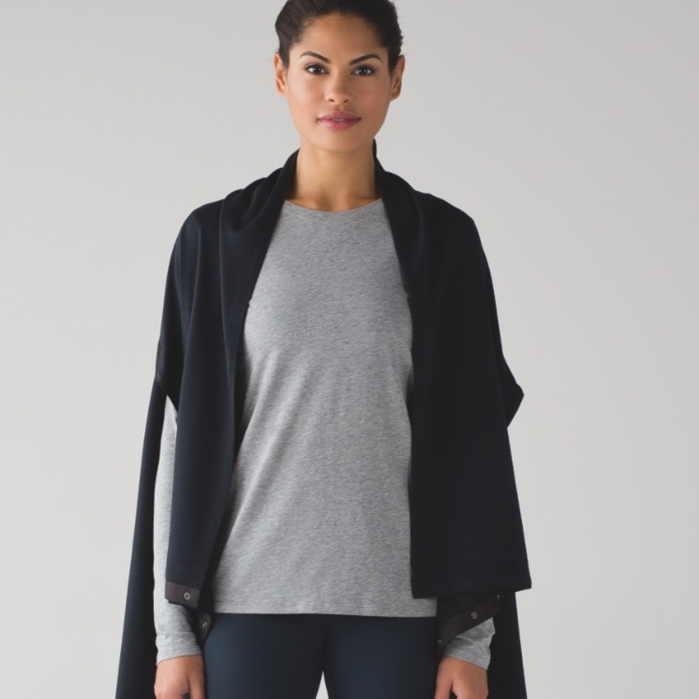 Lululemon vinyasa wrap with armholes