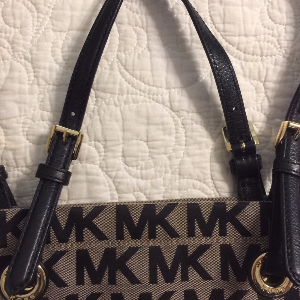 Michael Kors Signature MK Tote Black/Tan MK Purse - Picture 3 of 8