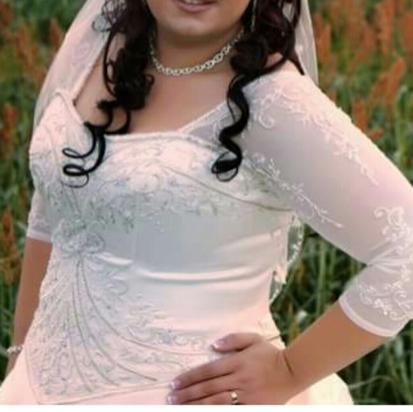 Maggie Sottero wedding gown w Swarovski crystals - Picture 6 of 7