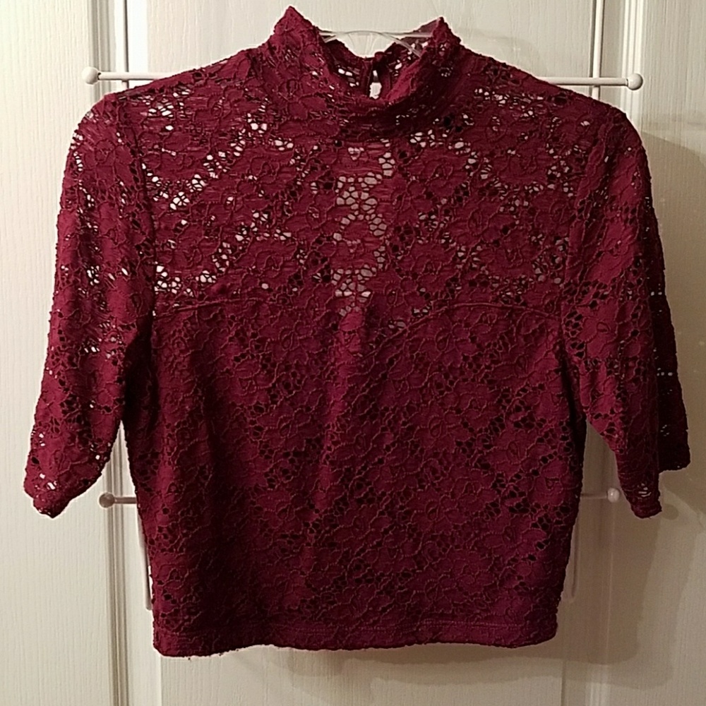 Button neck crop top