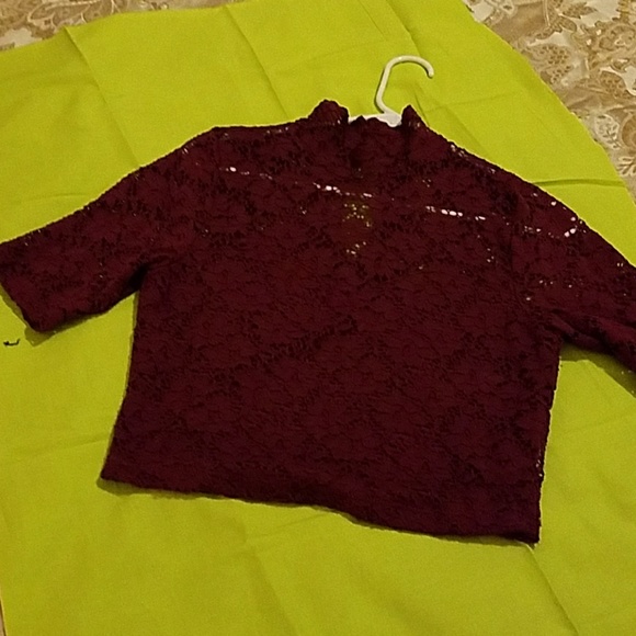 Button neck crop top - Picture 3 of 4
