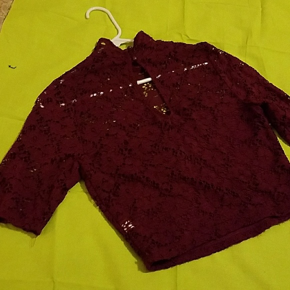Button neck crop top - Picture 4 of 4
