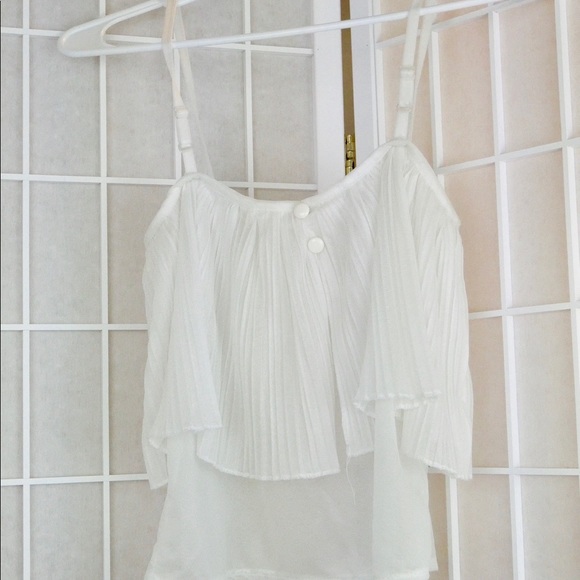 Crop Top ✌️ - Picture 2 of 4